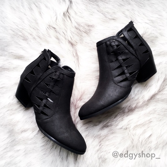 Cutout Oil Finish Bootie - Picture 4 of 6